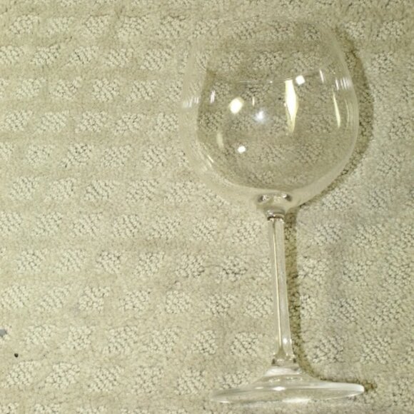 Set of 2 Stolzle Lausitz 7 3/4" x 3 3/8" Balloon Wine Glasses - Picture 2 of 4